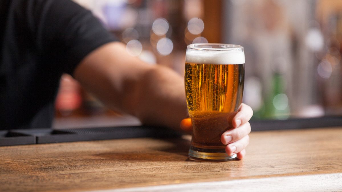 12 Bahaya Minum Alkohol bagi Kesehatan Tubuh
