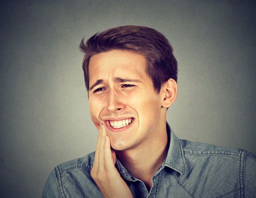 Bahaya Melakukan Perawatan Gigi di Tukang Gigi