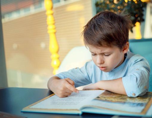 Usia Berapa Sebaiknya Anak Belajar Baca Tulis?