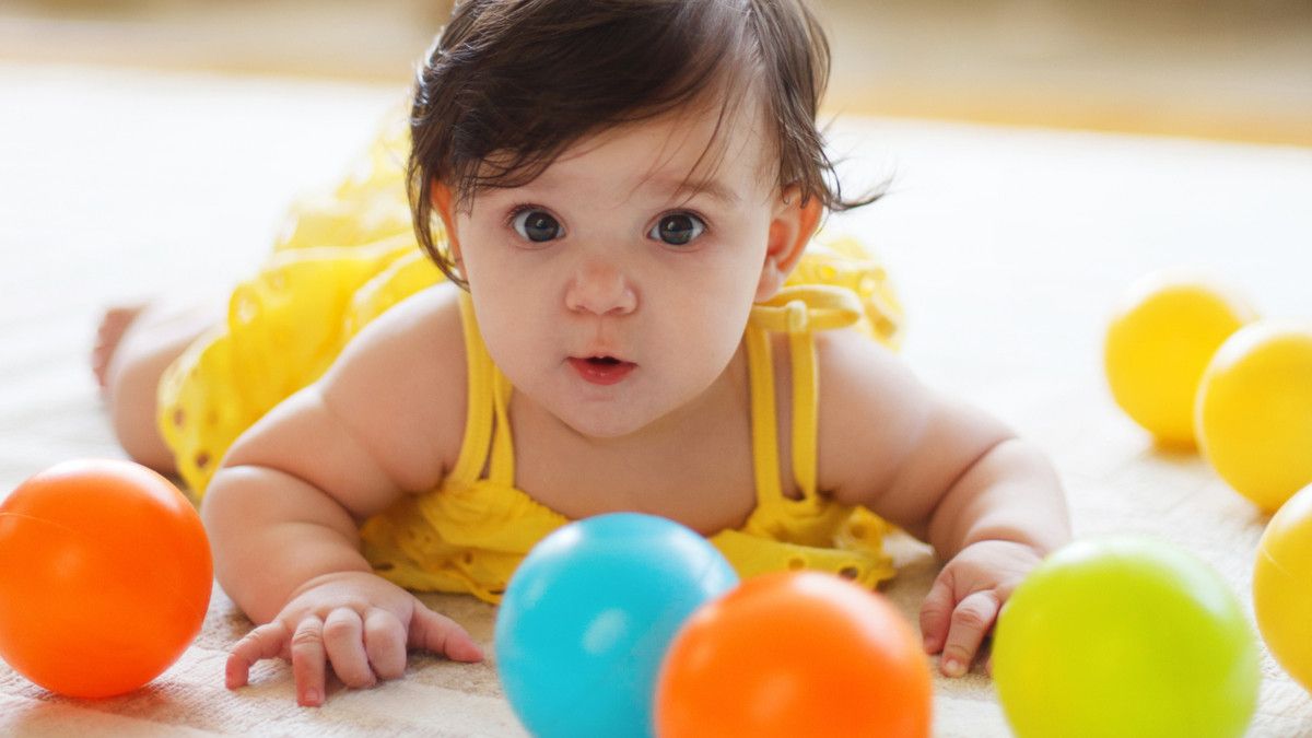 Catat, Bun! Ini Mainan Bayi 6 Bulan yang Aman untuk Si Kecil!