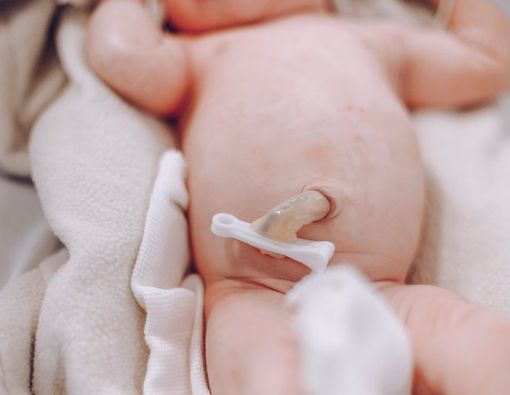 Manfaat Menunda Penjepitan Tali Pusat pada Bayi Baru Lahir