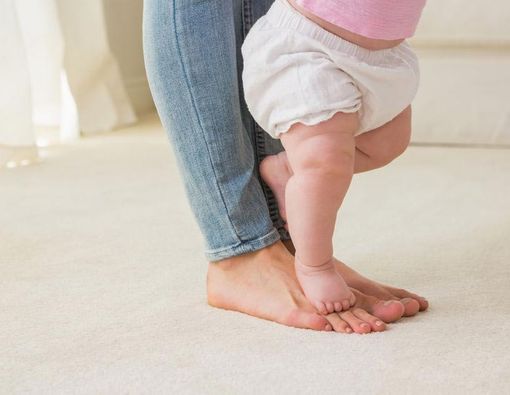 Cara Efektif Melatih Anak Berjalan