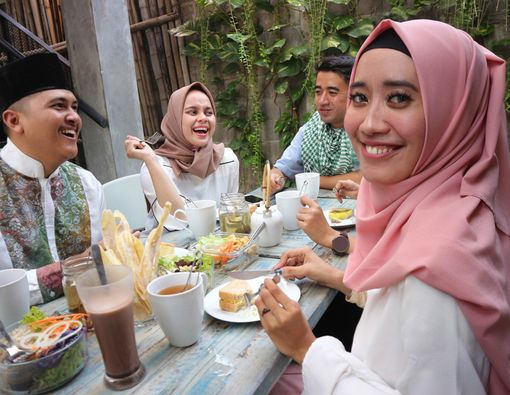 Awas, Sering Buka Puasa Bersama Bikin Berat Badan Naik