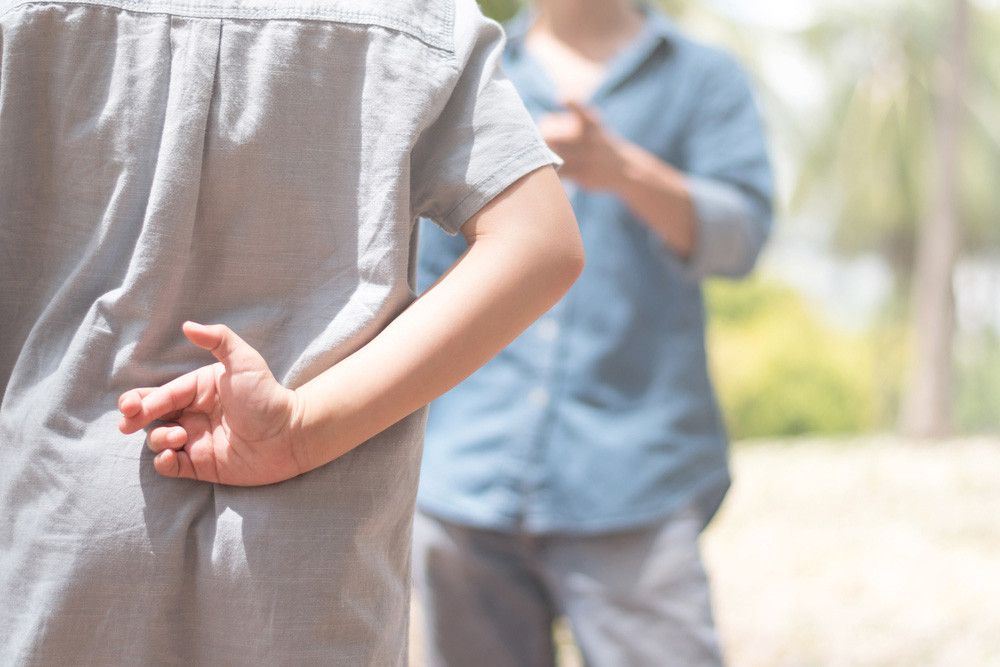Anak Berbohong atau Berimajinasi, Bagaimana Membedakannya?