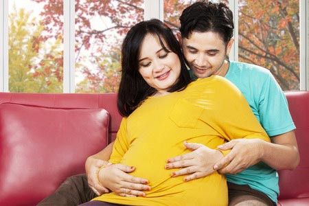 5 Cara Menjadi Suami Siaga Saat Istri Hamil