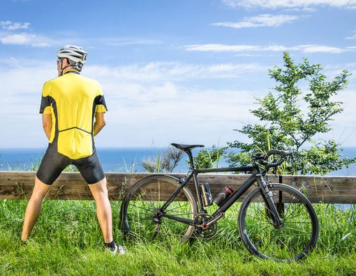 Mengapa Pria Disarankan untuk Kencing Jongkok?