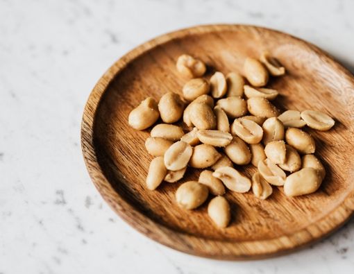 Makan Kacang Bikin Jerawatan, Mitos atau Fakta?