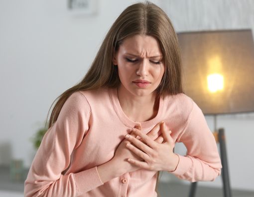 Cara Membedakan Nyeri Dada karena Serangan Jantung dan GERD