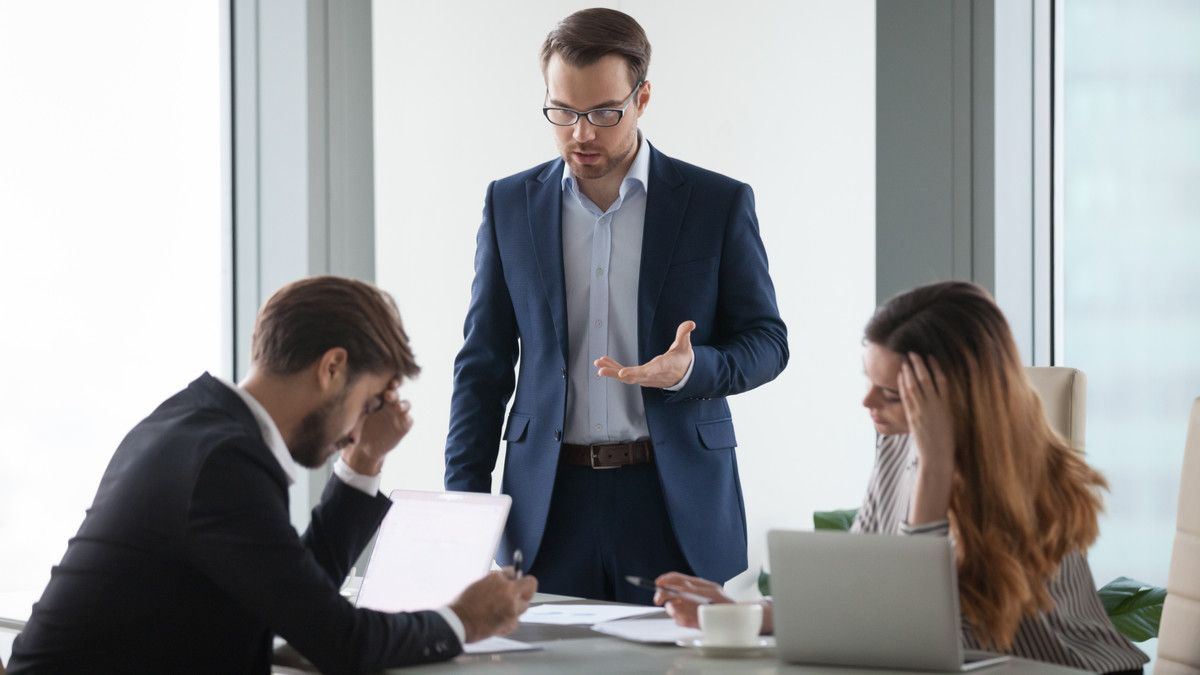 Atasan Pelaku Bullying? Ini Dampaknya pada Kesehatan Mental Karyawan