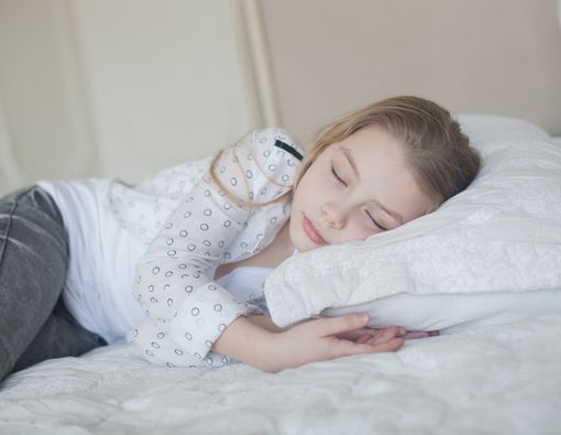 Tidur Berkualitas Sejak Dini Bikin Tubuh Ramping Saat Remaja