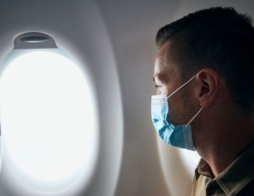 Menyingkap Risiko Penularan COVID-19 di Pesawat