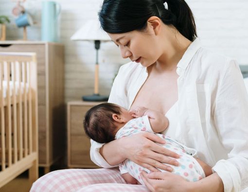 10 Cara Membangunkan Bayi untuk Menyusu