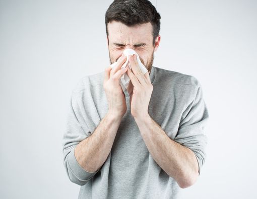 Mempunyai Gejala Mirip, Ini Perbedaan Flu dan Pneumonia