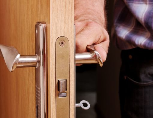 Tak Bisa #dirumahaja? Ini Hal yang Wajib Dilakukan saat Sampai Rumah