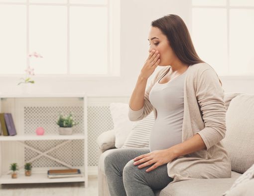 Mual dan Muntah saat Hamil Pertanda Kehamilan Sehat?