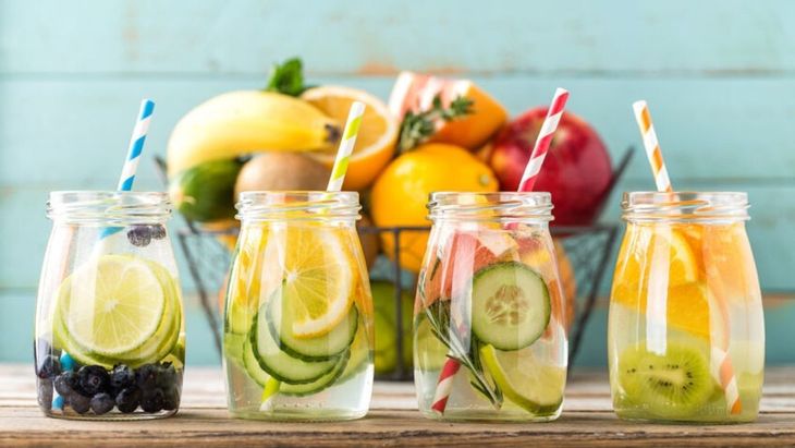 5 Manfaat Infused Water Dibandingkan Air Putih