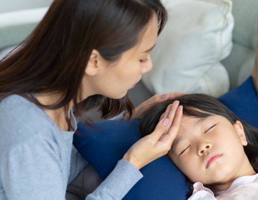 Anak Demam Terus-Menerus, Kenapa Ya?