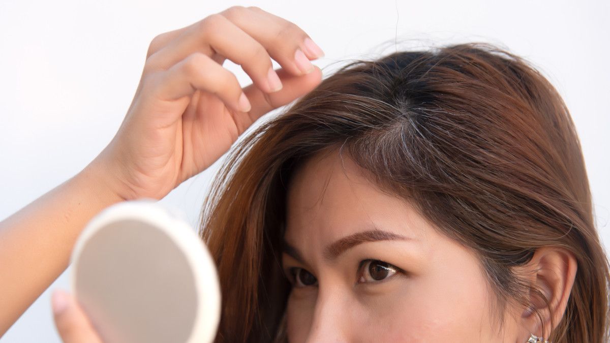 Cara Praktis Mengatasi Uban di Usia Muda