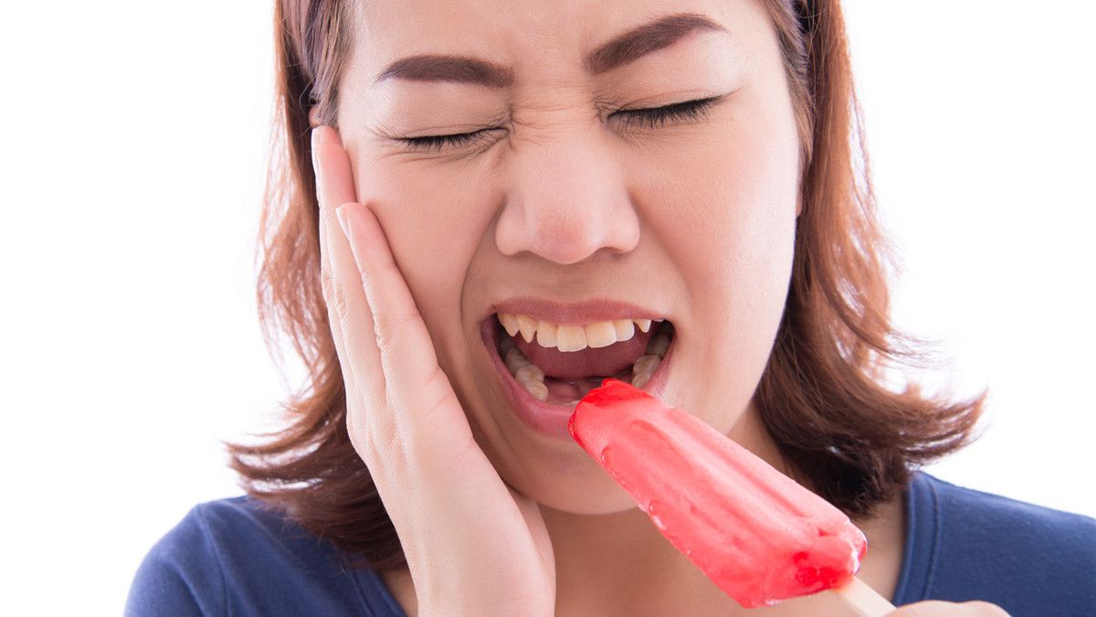 Cara Mengatasi Gigi Sensitif yang Ternyata Cuma Mitos