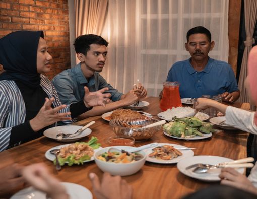 Tips Sahur yang Sehat agar Kuat Puasa Seharian