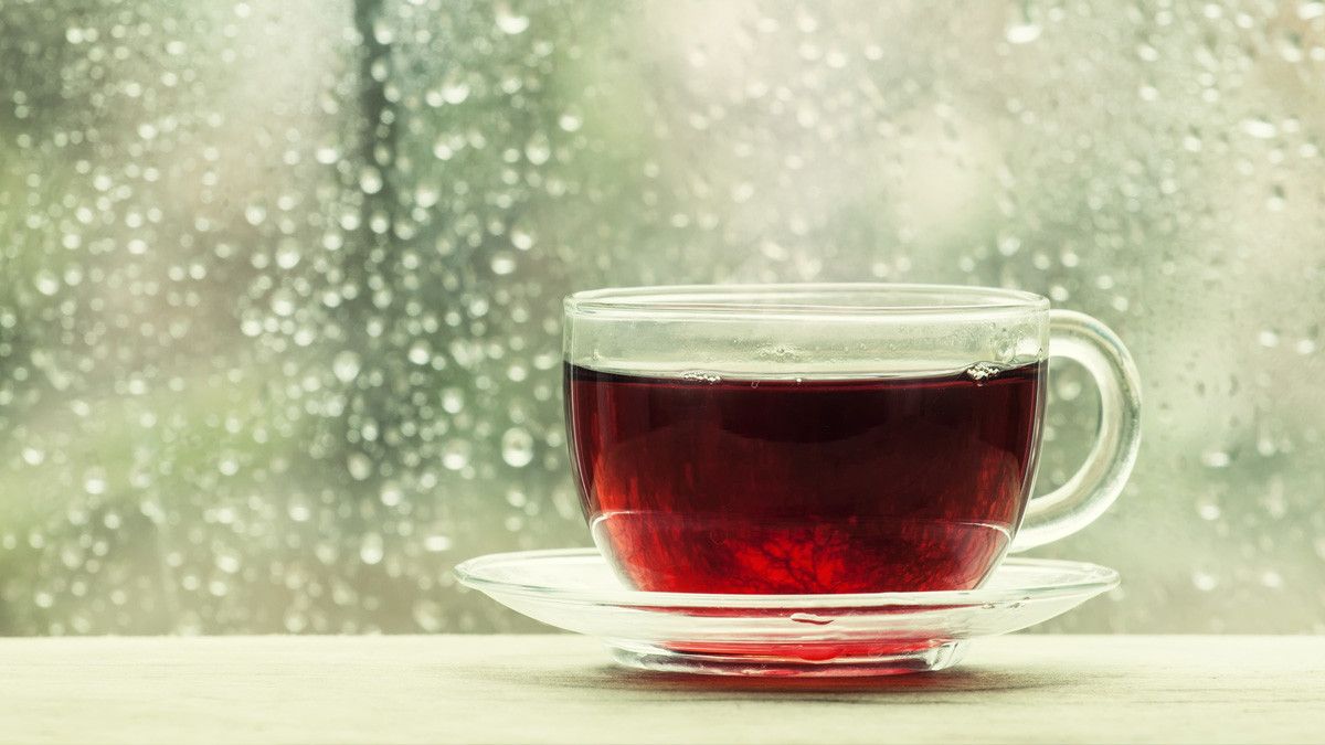 Musim Hujan Rawan Penyakit, Jaga Daya Tahan dengan Ramuan Teh Herbal Ini