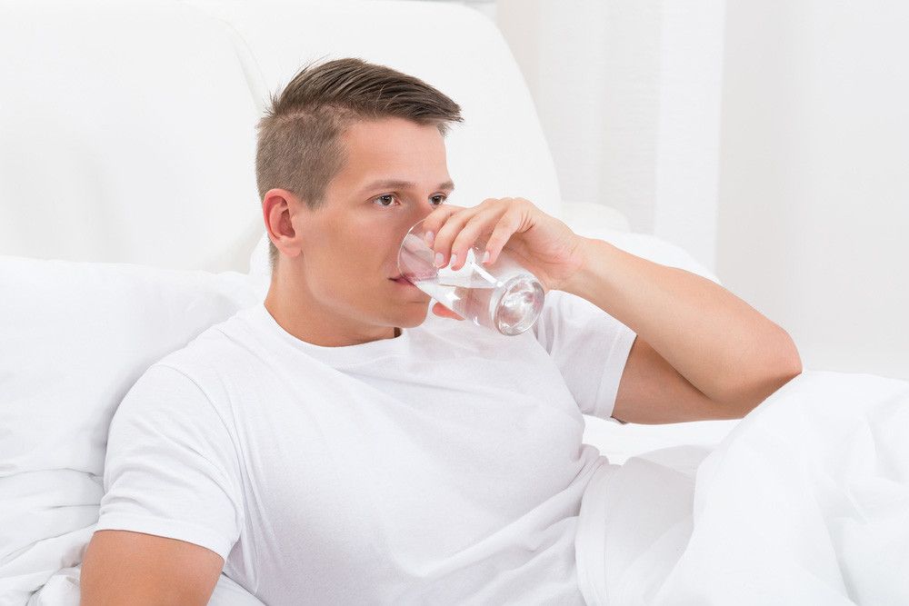 Minum Air Putih Setelah Bangun Tidur, Ini 5 Alasannya