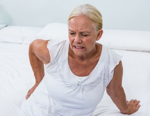 Kurang Tidur Berbahaya bagi Kesehatan Tulang Wanita Lansia?