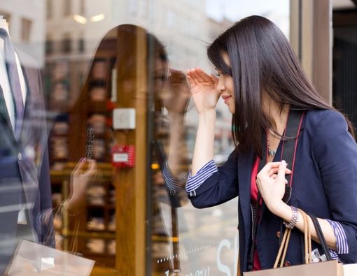 Anda Tim Window Shopping? Ternyata Ada Manfaat Sehatnya, lho!