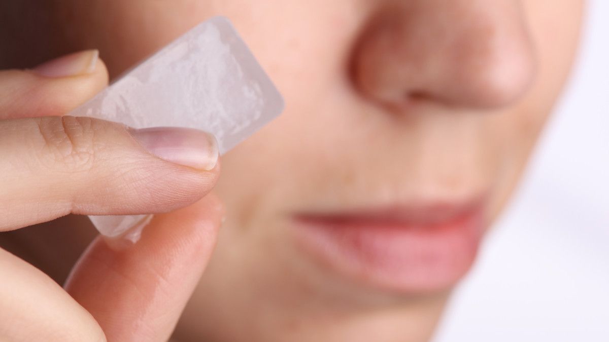 Mengoleskan Es Batu ke Cacar Air Lebih Baik Daripada Menggaruk!