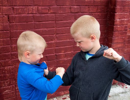 Anak Suka Memukul, Ini Tips Menanganinya