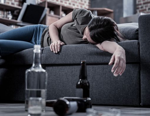 Muntah Darah setelah Mabuk Alkohol, Apa Penyebabnya?