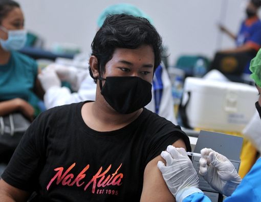 Mutasi COVID B.1.351 Disebut Tekan Efektivitas Vaksin, Ini Kata Dokter