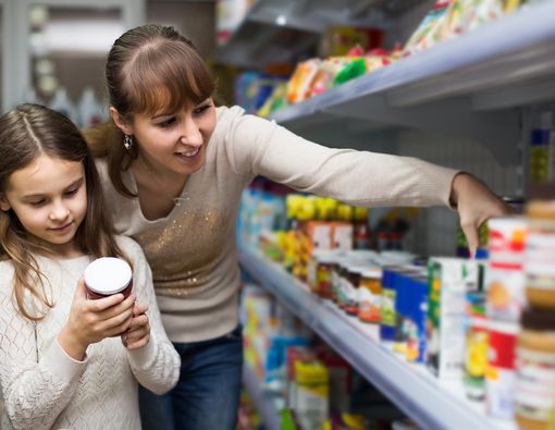Amankah Memberi Makanan Kaleng untuk Anak?
