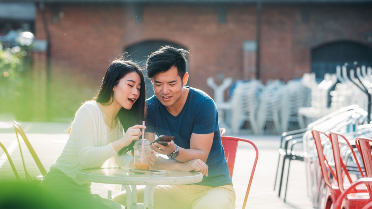 10 Cara Tetap Romantis Meski LDR, Bikin Hubunganmu Langgeng!