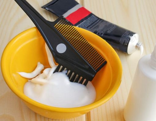 Bleaching atau Mewarnai Rambut Kemaluan Itu Boleh Nggak, sih?