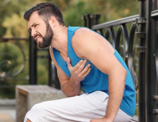 Dada Terasa Nyeri? Waspada 8 Penyakit Ini