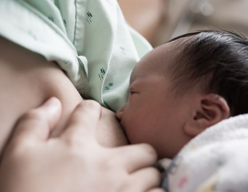 Bolehkah Menyusui Bayi Saat Ibu Sedang Kena Cacar Air