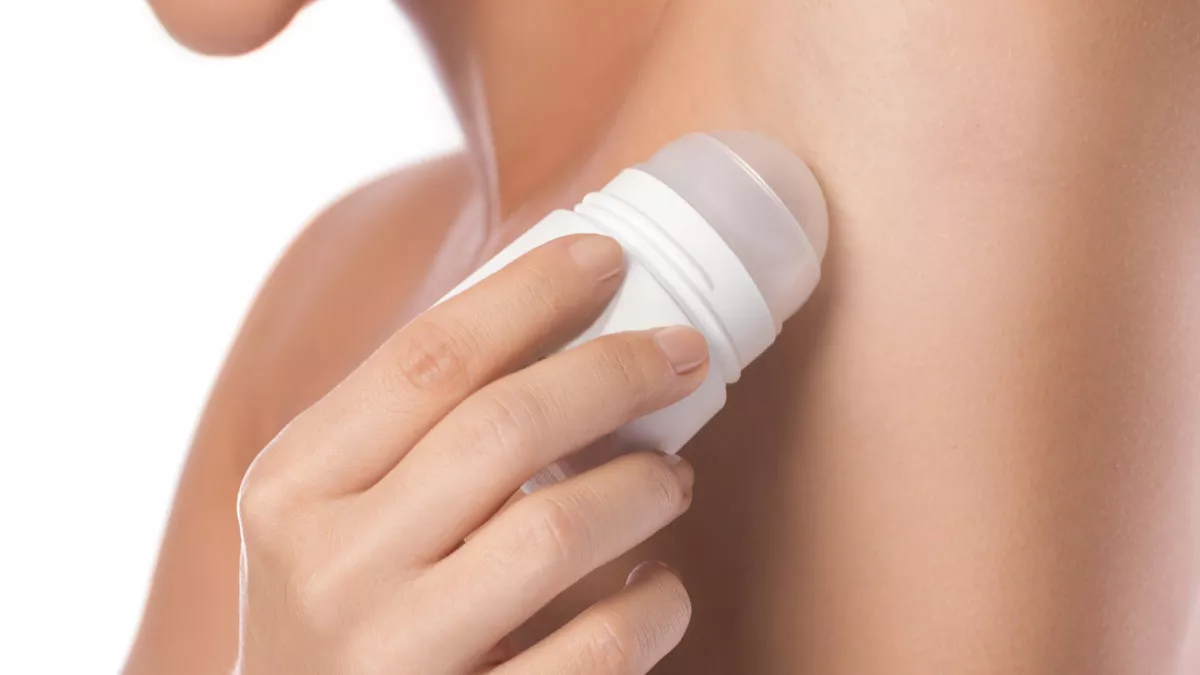 Pakai Antiperspirant untuk Atasi Keringat dan Bau Badan, Amankah?