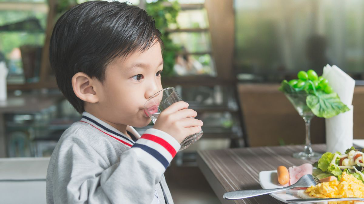 Jangan Biarkan Anak Dehidrasi