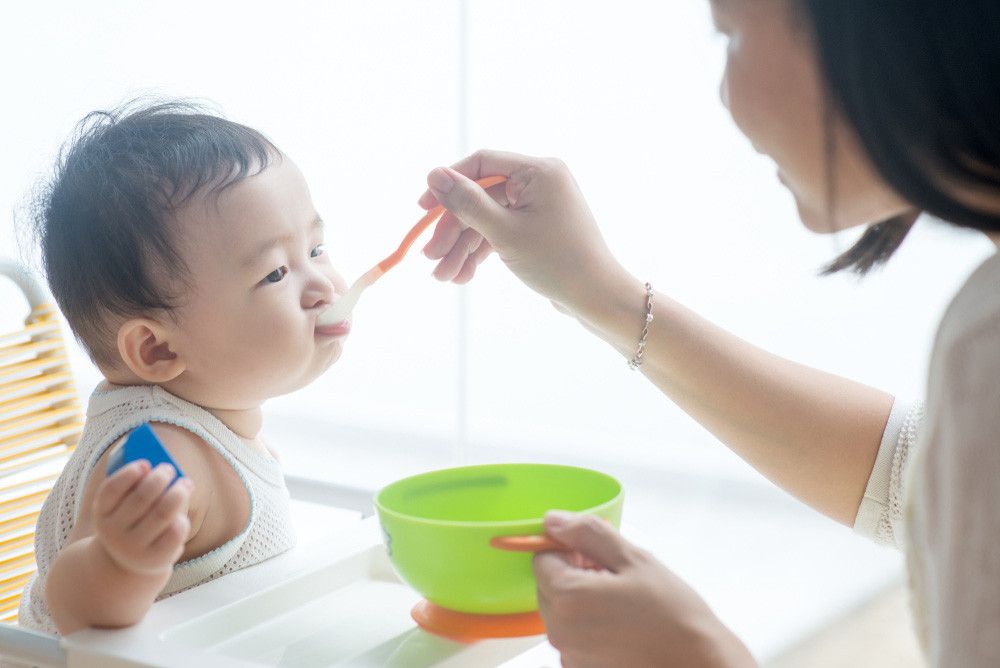 Amankah Bubur Bayi Instan untuk MPASI Anak?