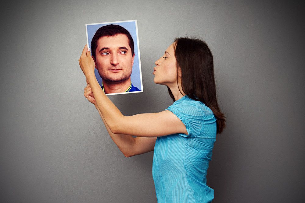 Kenali Gejala Erotomania, Delusi Cinta yang Tak Nyata - KlikDokter