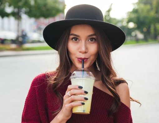 Sedotan, Solusi Aman untuk Cegah Noda Gigi?