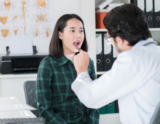 Alasan Mengapa Ada Rasa Logam di Dalam Mulut