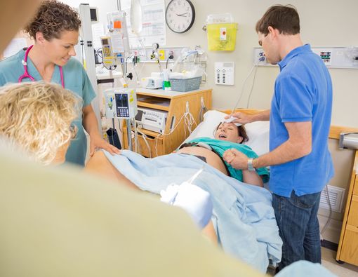 Sudah Pembukaan Tapi Bayi Tidak Keluar, Apa Penyebabnya?