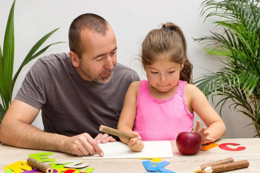 Langkah Awal Mengajari Anak Belajar Menulis