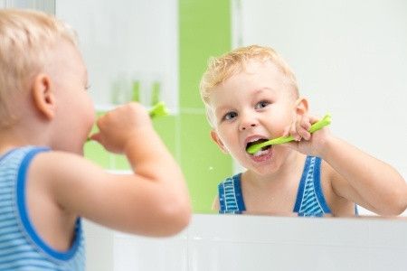 Cara Merawat Gigi Pada Bayi 