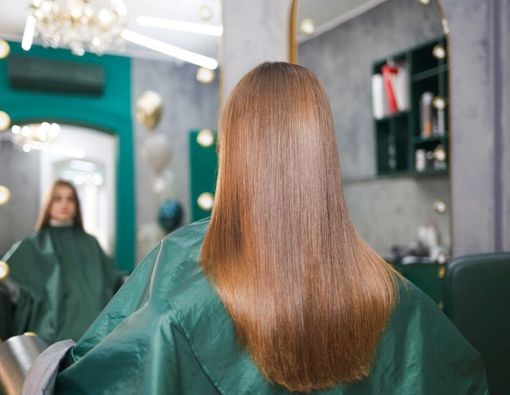 Minimalkan Kerusakan, Yuk Coba Cara Alami Luruskan Rambut