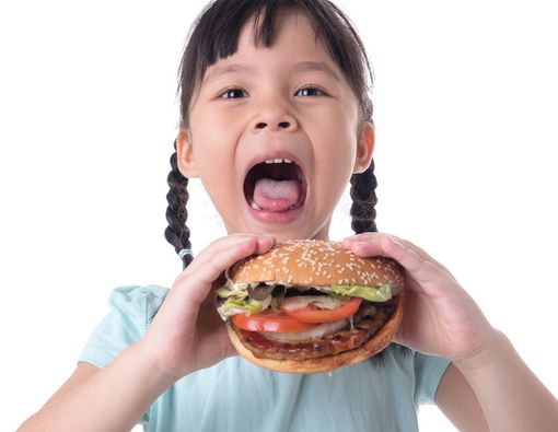 Dampak Makanan Cepat Saji pada Tumbuh Kembang Anak