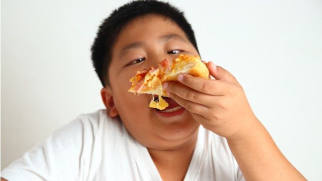 Sering Konsumsi Fast Food Picu Obesitas pada Anak