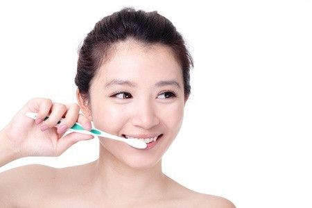 5 Tips Pakai Sikat Gigi yang Sehat